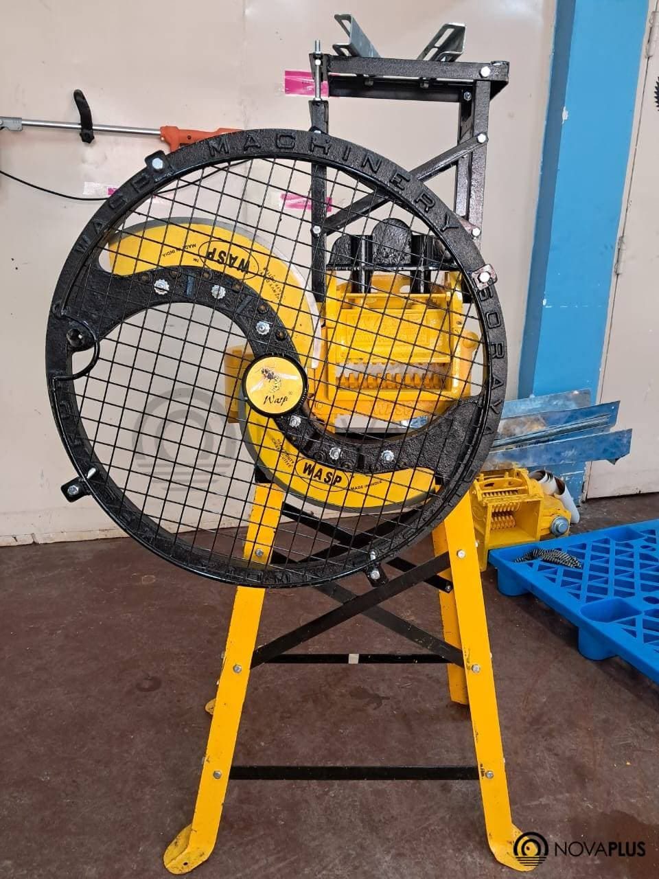 MANUAL 2 BLADE CHAFF CUTTER