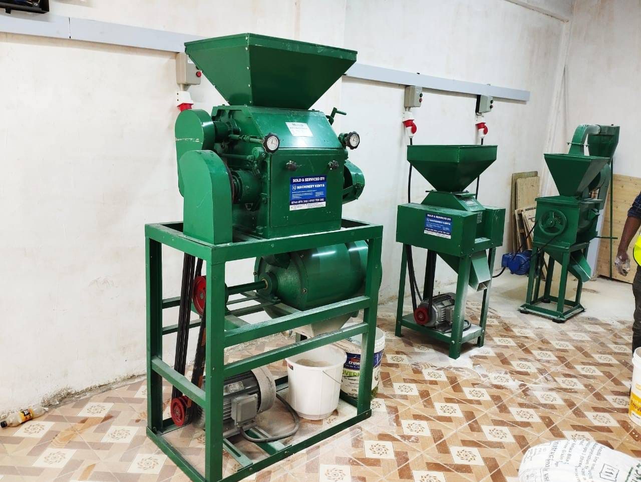 ROLLER MILL, CRUSHER AND HULLER MACHINE